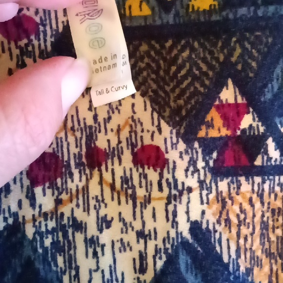 LuLaRoe Santa leggings TC - Picture 3 of 3